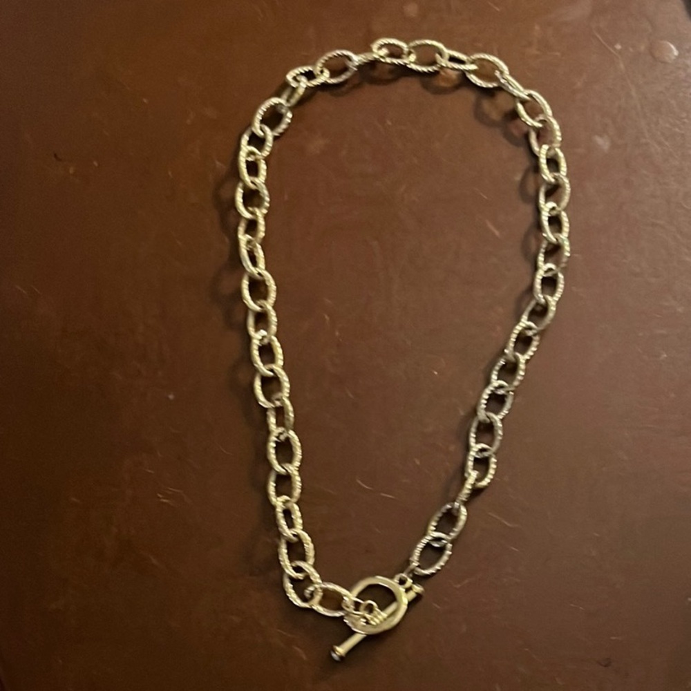 Gold Chain Link Bracelet with Elegant Toggle Clasp